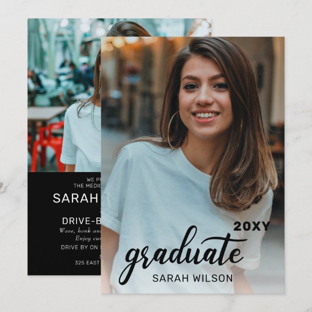 Black Modern Script Graduate 2 Foto Drive by Einladung (Vorne/Hinten)