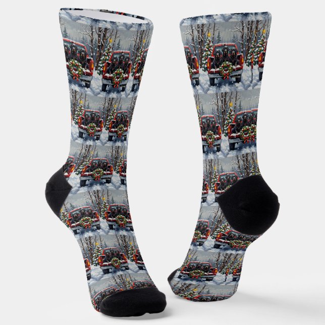 Black Newfoundland Christmas Red Truck Holiday Socken (Gewinkelt)