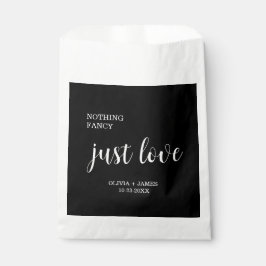 Black Nothing Fancy Just Love Wedding   Geschenktütchen