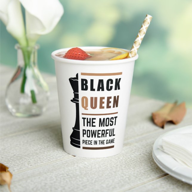 Black Queen das mächtigste Stück in Game 2 Pappbecher (In Situ)