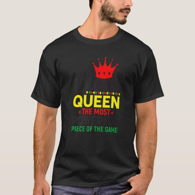 Black Queen Schach Gaming Quote Gamer Puff Text T-Shirt (Vorderseite)