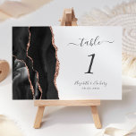 Black Rose Gold Agate Wedding Tischnummer<br><div class="desc">Der links Rand dieser eleganten modernen Hochzeitskarte weist eine schwarze Aquarellwand auf,  die mit dem vergoldeten Glitzer der Imitate Rose bestickt wurde. Der individuell anpassbare Text kombiniert handgeschriebene Holzkohle und kursiv und kopperplate Schriftart auf weißem Hintergrund.</div>