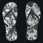 Black Rose Wedding Gothic Flip Flops<br><div class="desc">Der wunderschöne gotische Stil mit schwarzen Rose ist perfekt für Ihre Hochzeit.  Ideal für ein Halloween Hochzeitsfest oder für ein elegantes,  dunkles und schönes Gothfestival.</div>