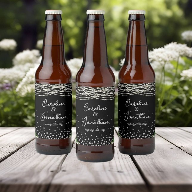 Black Rustic White Roses String Lights Wedding Bierflaschenetikett (Von Creator hochgeladen)
