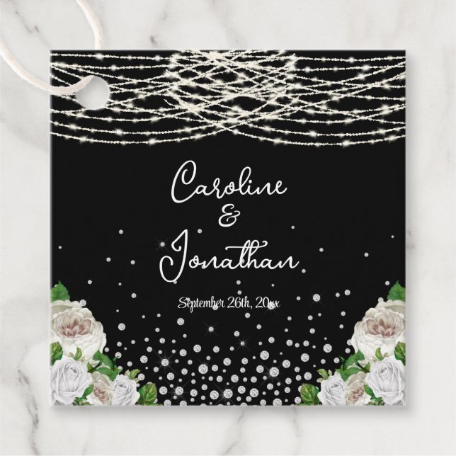 Black Rustic White Roses String Lights Wedding Geschenkanhänger (Vorderseite)
