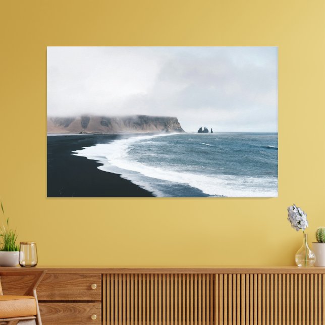Black Sand Coast – Misty Ocean Drama Leinwanddruck (Insitu (Wohnzimmer))
