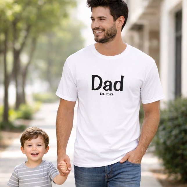 Black Script Established Dad T-Shirt (Von Creator hochgeladen)