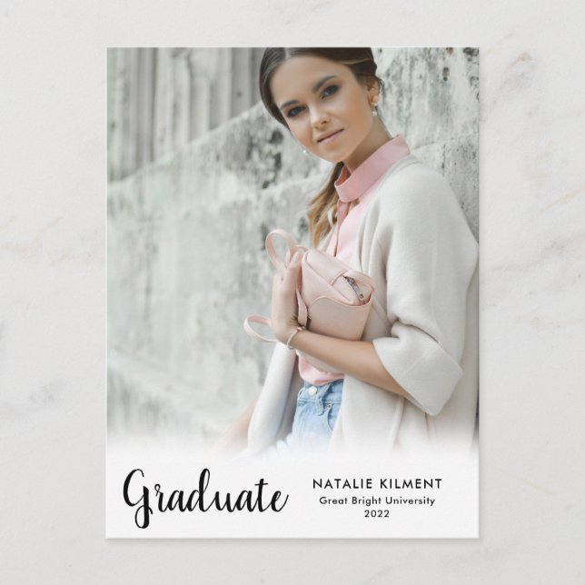 Black Script Modernes Graduate Foto Abschluss Ankündigungspostkarte (Vorderseite)