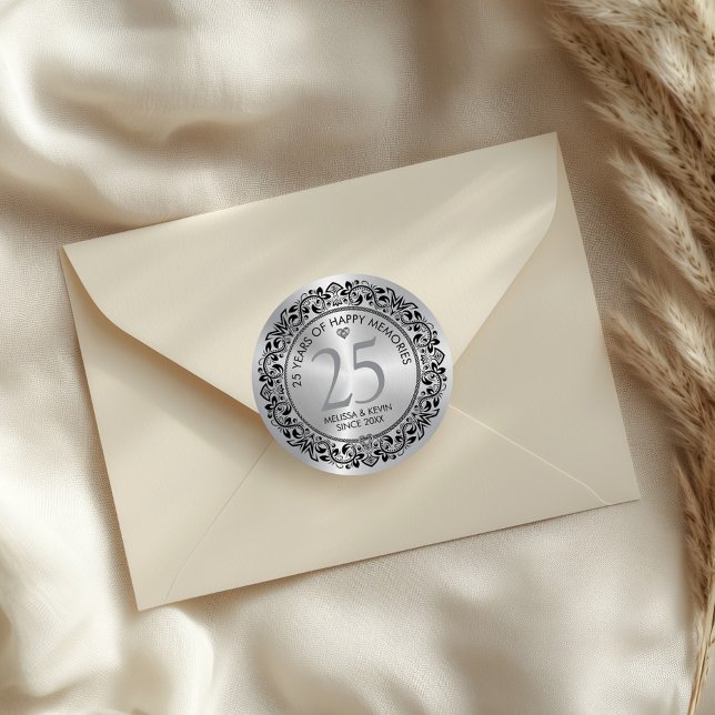 Black Silver Floral Circle Silver Wedding Runder Aufkleber (Von Creator hochgeladen)