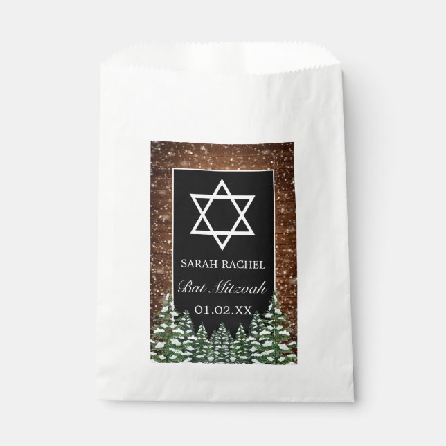 Black Snowy Wood & Forest Pine Bar Bat Mitzvah Geschenktütchen (Vorderseite)