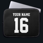 Black Sporty Team Jersey Laptopschutzhülle<br><div class="desc">Black Team Jersey / Sports Jersey / Football Jersey Anpassen Sie dies mit Ihrem eigenen Namen oder Teamnamen und einer Nummer.   Sie können die Größe,  Farbe und Platzierung des Textes ändern,  wenn Sie Änderungen vornehmen müssen,  sowie den eigenen Text hinzufügen,  um Ihr eigenes einzigartiges Design zu erstellen.</div>