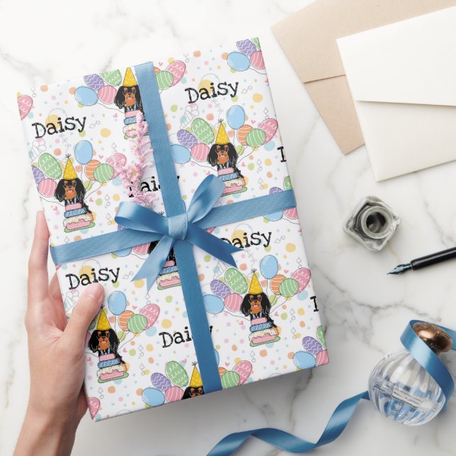 Black Tan Cavalier King Charles Spaniel Birthday Geschenkpapier (Schenken)