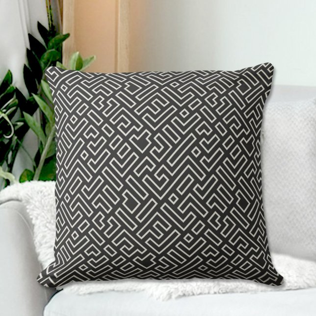 Black Throw Pillow Kissen (Von Creator hochgeladen)