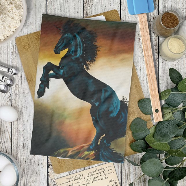 Black Unicorn Fantasy Dance Geschirrtuch (Von Creator hochgeladen)