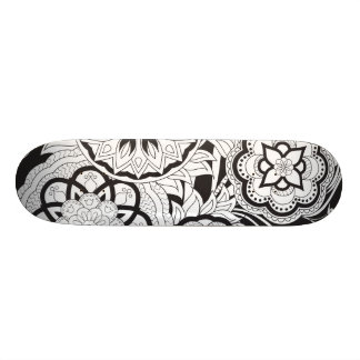 black&white an~ordnen pattern with sie an skateboard
