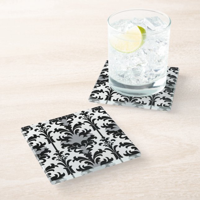 Black White and Grey Floral Damask style Glasuntersetzer (Schrägansicht)