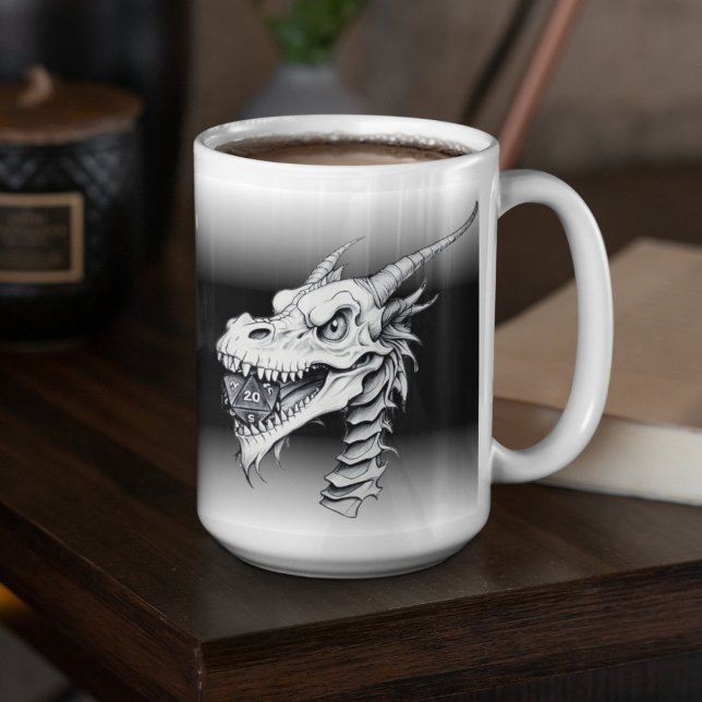Black & White Dragon Skull D20 Dice Board Gamer Kaffeetasse (Von Creator hochgeladen)