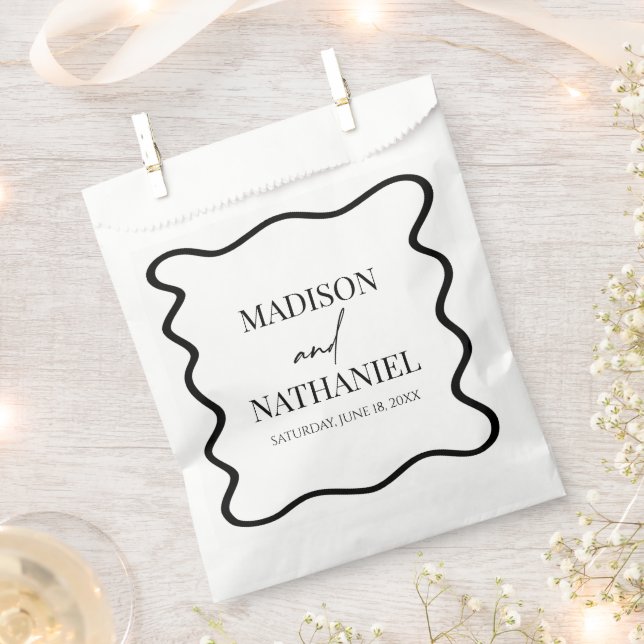 Black White Elegant Wavy Border Wedding Geschenktütchen (Ausgeschnitten)