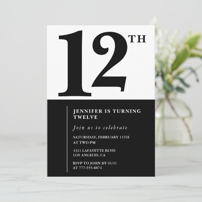 Black White Girl 12e anniversaire invitation Simpl (Debout devant)