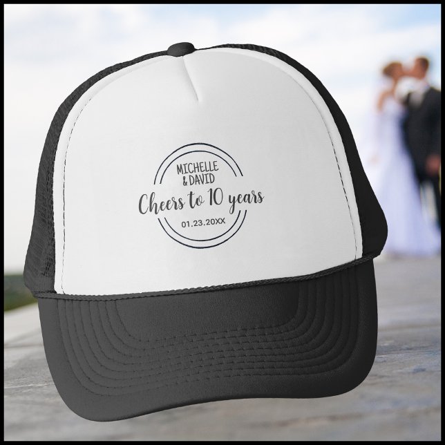 Black & White Husbands 10. Hochzeitstag Truckerkappe (Von Creator hochgeladen)