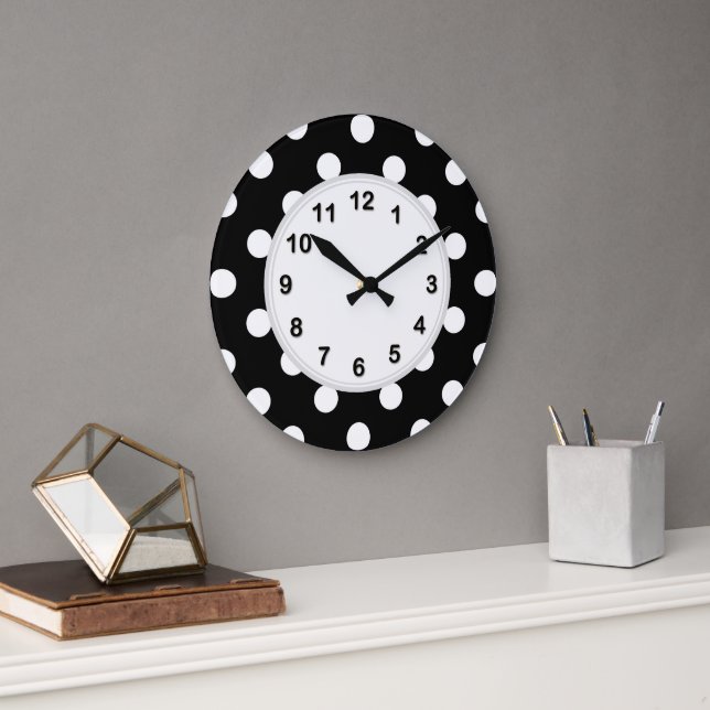 Black White Large Polka Dot Pattern Große Wanduhr (Büro)