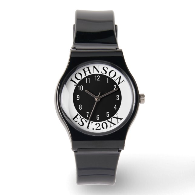 Black & White Minimal Personalized Family Name Est Armbanduhr (Vorderseite)