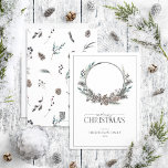 Black Winter Berry Wreath Frohe Weihnachtsschrift  Feiertagskarte<br><div class="desc">Wie kann man den Feiertag besser vermitteln als mit unserer Black Winter Berry Wreath Frory Weihnachtskarte? Diese schöne Karte zeichnet sich durch einen modernen, schwarz-weißen Kranz aus, der mit botanischen Elementen wie Kiefern und Beeren geschmückt ist. Das Wort "Merry" ist elegant in einem Skript-Schriftart geschrieben, was es zu einer perfekten...</div>