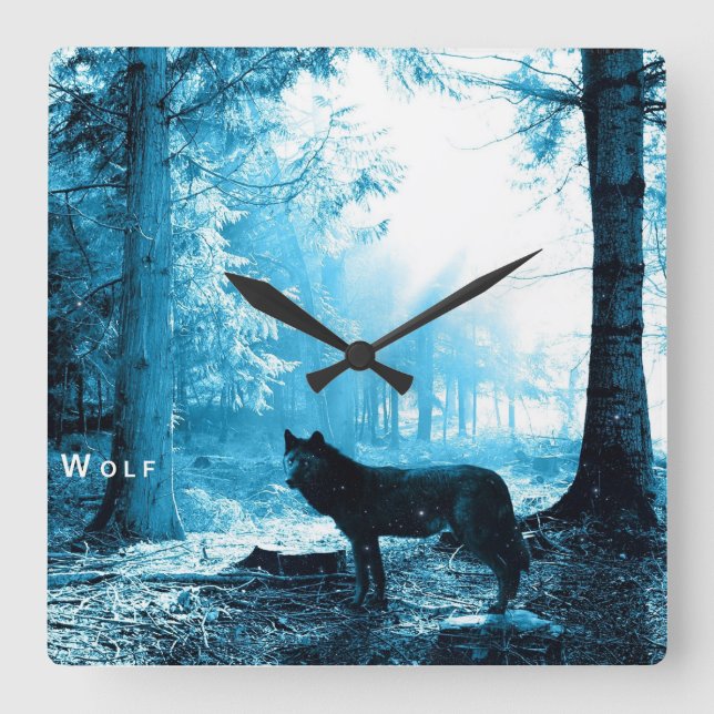 Black Wolf Alone in the Forest Quadratische Wanduhr (Vorderseite)