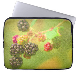"BlackBerry Fruit Pflanze" Niedliches Foto. Jetzt  Laptopschutzhülle