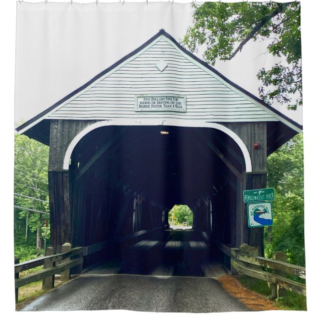 Blair Covered Bridge Duschvorhang (Vorderseite)
