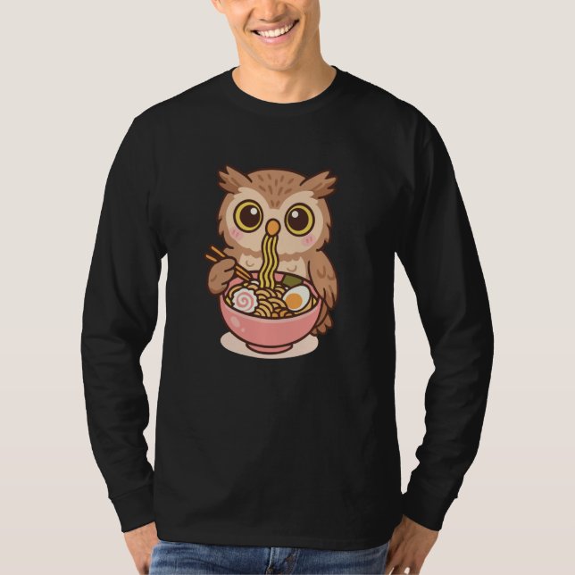 Blakiston's Fish Owl Eating Ramen Noodles Kawaii C T-Shirt (Vorderseite)
