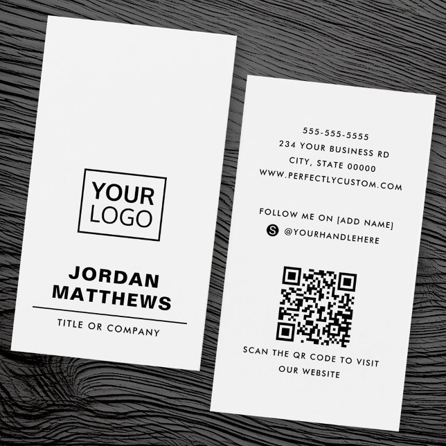 Blanc ajouter le logo social media QR code carte d (White add logo social media QR code business card)