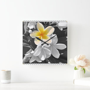 Blanc Noir Avec Un Frangipani Jaune, Horloge Mur