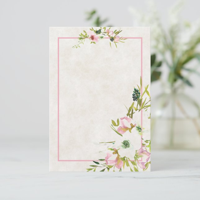 Blank Budget Blush and White Bloral Hochzeit Invit Einladung (Stehend Vorderseite)