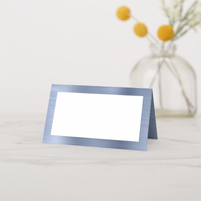 Blank White und Metallic Dusty Blue Platzkarte (Vorderseite)