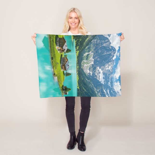 "Blanket Bliss: Flucht in ein Alpenparadies" Fleecedecke (Beispiel)