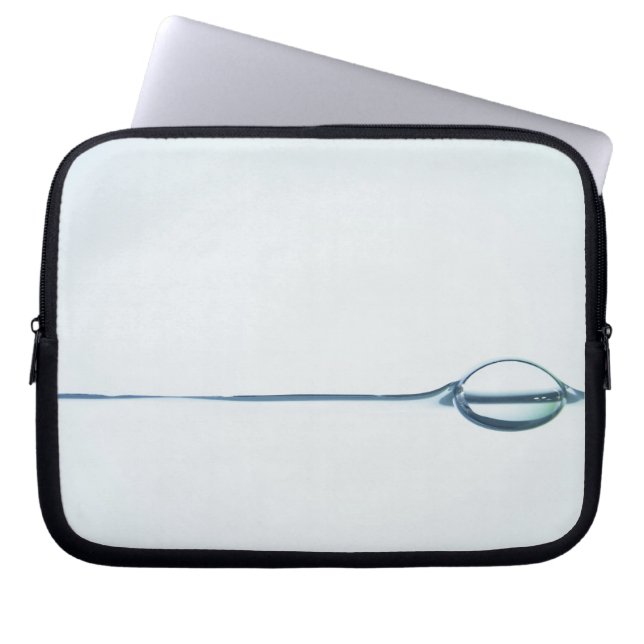 Blasen auf Wasser-Oberfläche Laptopschutzhülle (Vorderseite)