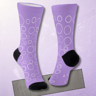 Blasen und Ringe, weiße Kreise auf Lavendel Socken