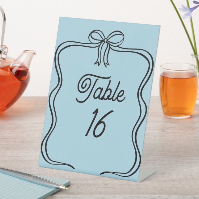 Blass Blue Wedding Tischnummer Acrylic Pedestal Sockelschild (In Situ)