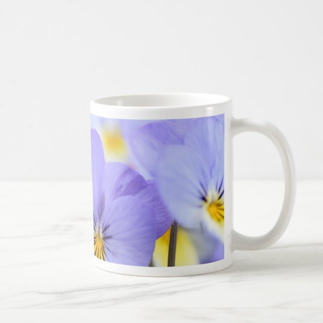 Blassblaue Stiefmütterchen Kaffeetasse (Rechts)