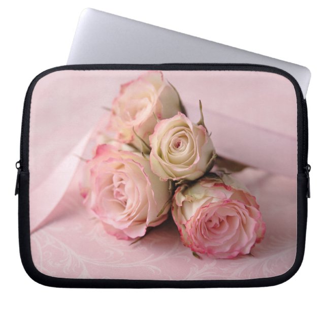 blasse Rosen auf rosa Wirbelslaptophülse Laptopschutzhülle (Vorderseite)