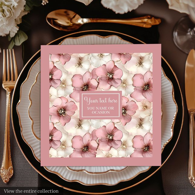 Blassrosa Florale Serviette Chic Monogramm Benutze (Pale Pink Floral Napkin Chic Monogram Custom Name)