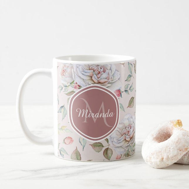 Blassrosa-Rosenmuster mit Monogramm und Namen Kaffeetasse (Mit Donut)