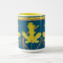 Blätter auf einer Combo-Tasse