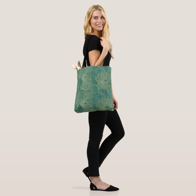 Blätter aus der grünen und goldenen Palme Tasche (Am Model)