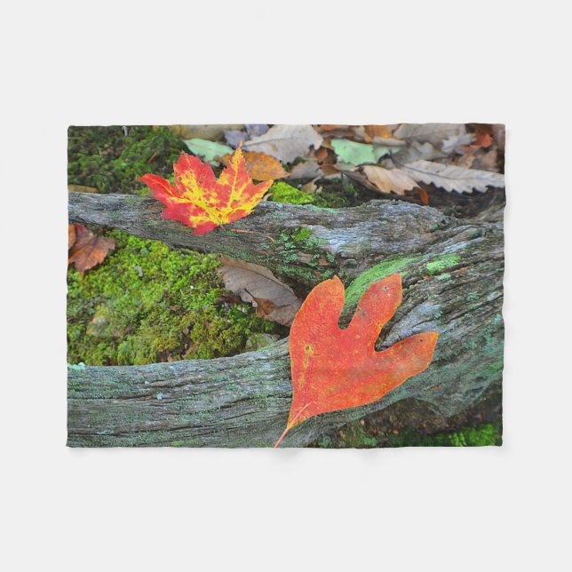 Blätter für den Herbstwald Fleecedecke (Vorderseite (Horizontal))