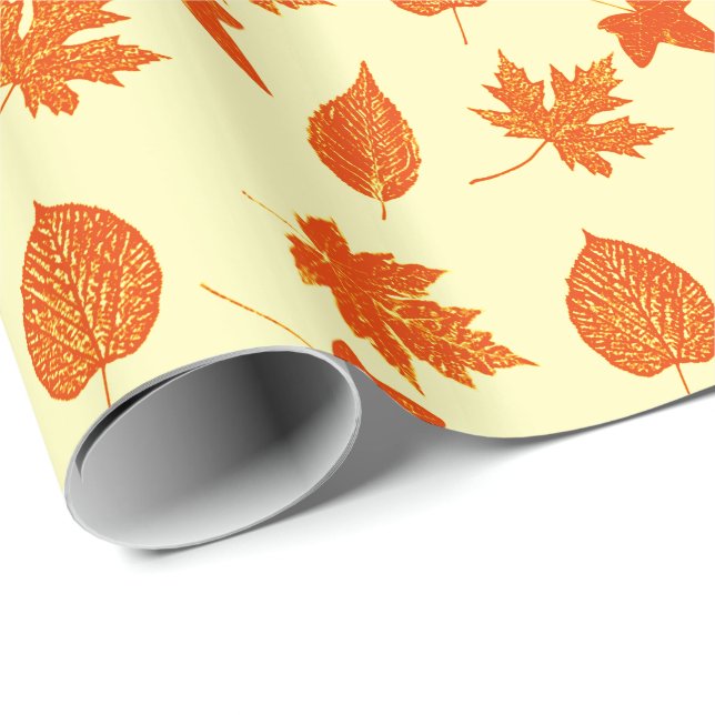 Blätter im Herbst - blassgelb und orange Geschenkpapier (Rolleneckpunkt)