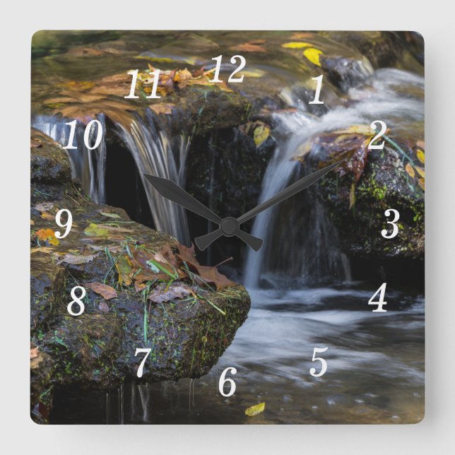 Blätter und Waterfall Wall Clock Quadratische Wanduhr (Vorderseite)