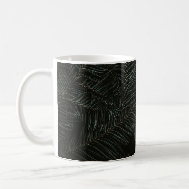 Blätter von grünen Kiefern Kaffeetasse (Links)