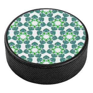 Blattmuster, Muster aus Blättern, grüne Blätter Eishockey Puck